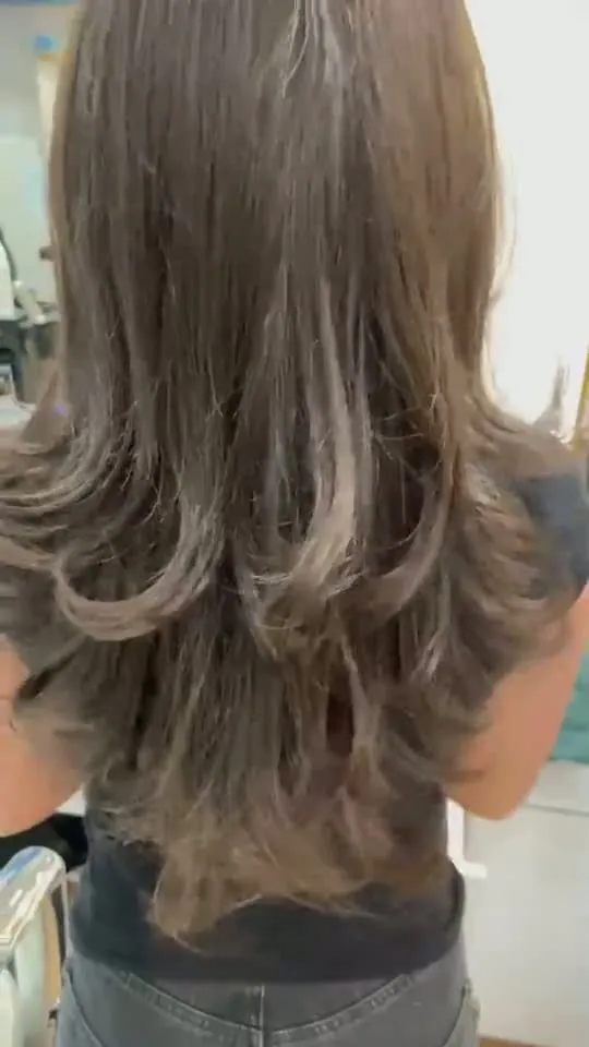 Corte en capas — resultado real en Época CP, peluquería en Unicentro, Bogotá