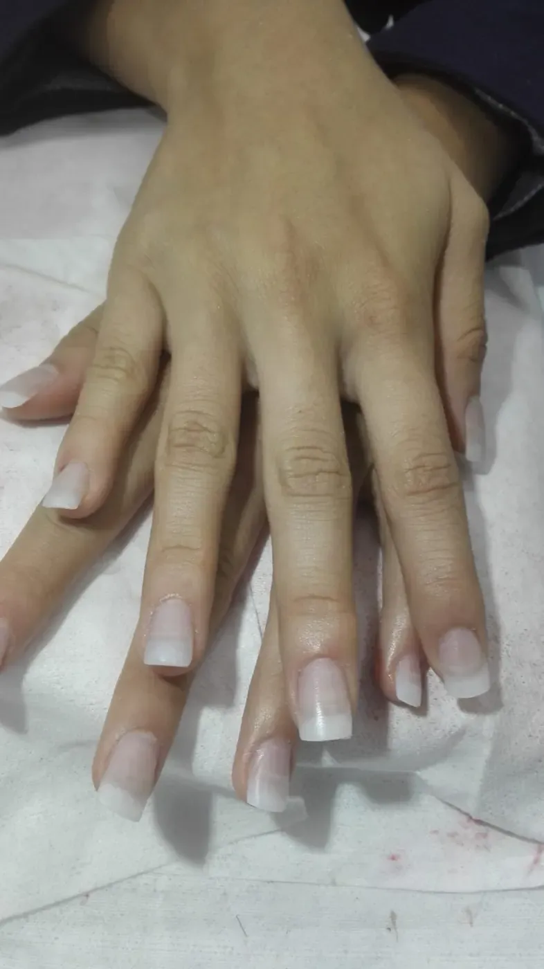 Acabado nude — resultado real en Época CP, peluquería en Unicentro, Bogotá